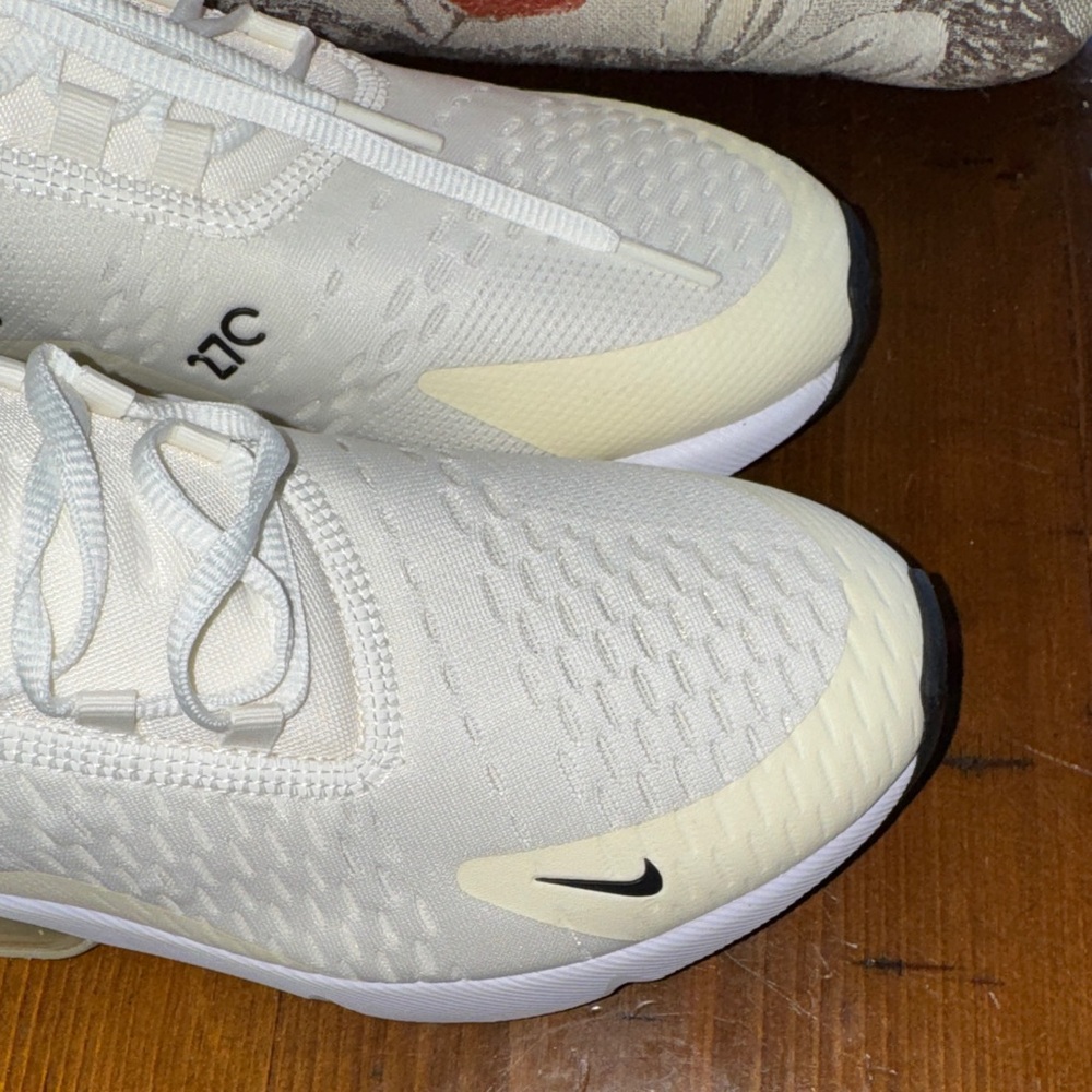 Nike Air Max 270 Beige and Black Sneakers ladies 10 - Picture 3 of 11